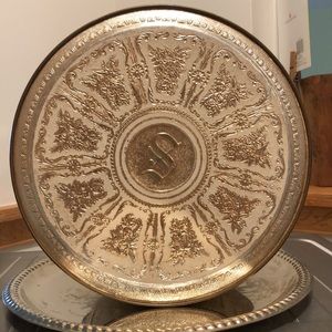 VINTAGE-GUILDCRAFT -EMBOSSED GOLD & CREAM  TIN -MONOGRAM "S"-FLORENTINE